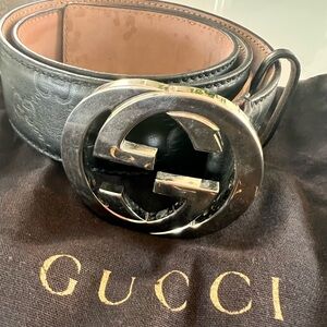 Gucci belt. Silver. Size 26.